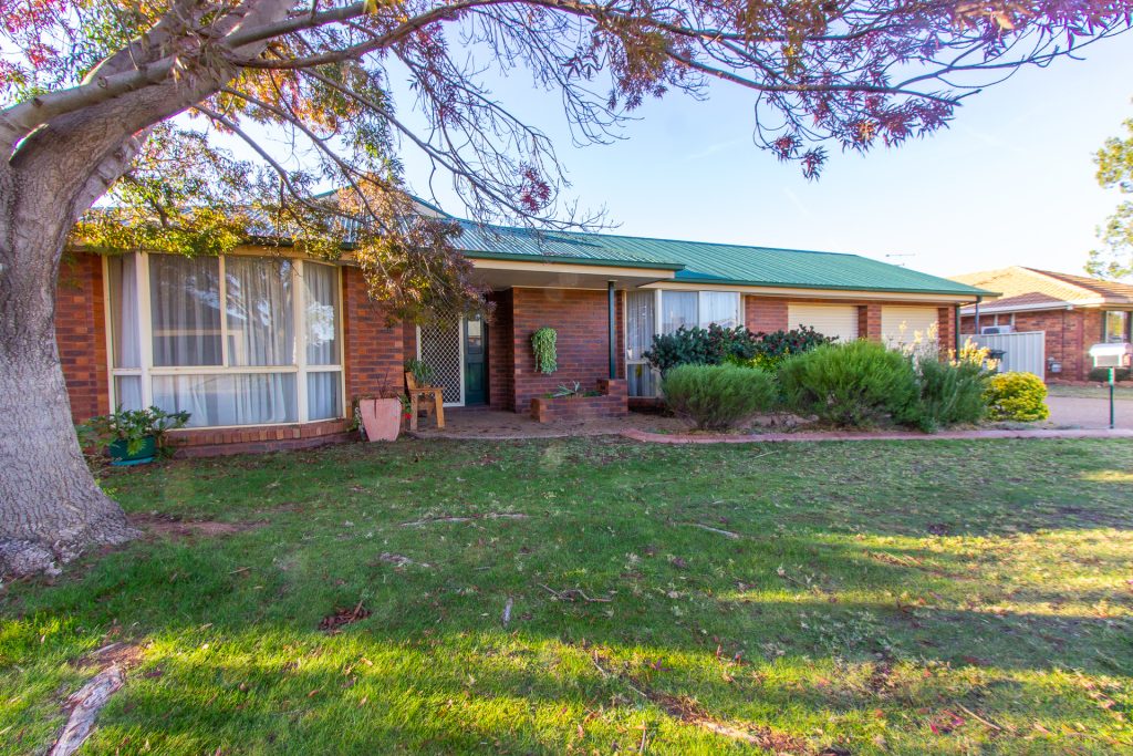 19 Kiesling Drive, Narrandera NSW 2700 - McGrath Riverina