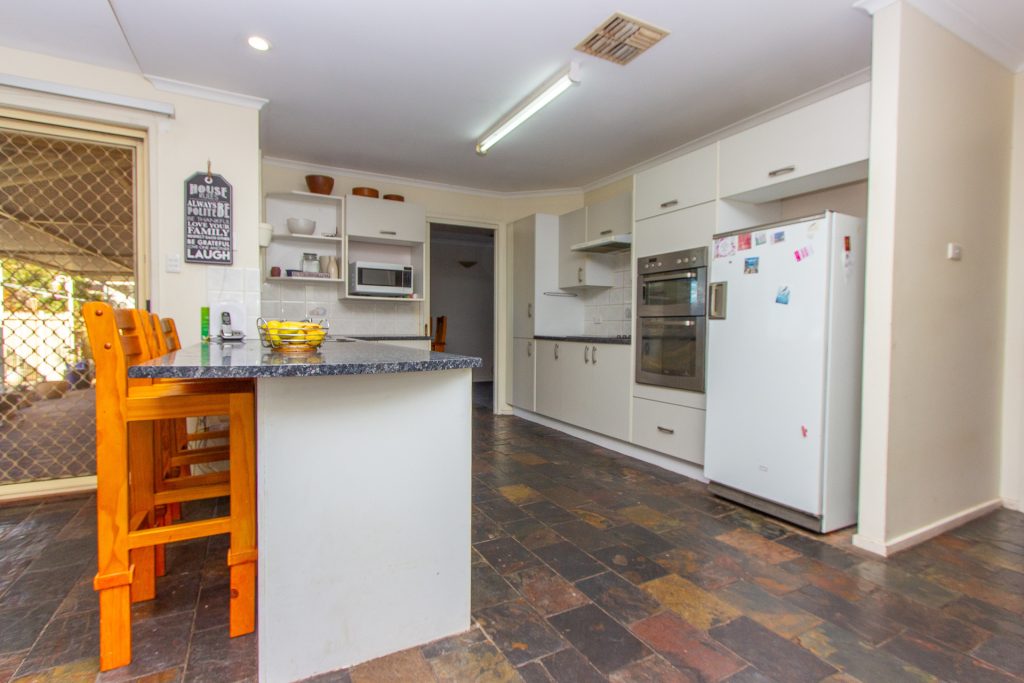19 Kiesling Drive, Narrandera NSW 2700 - photo 3