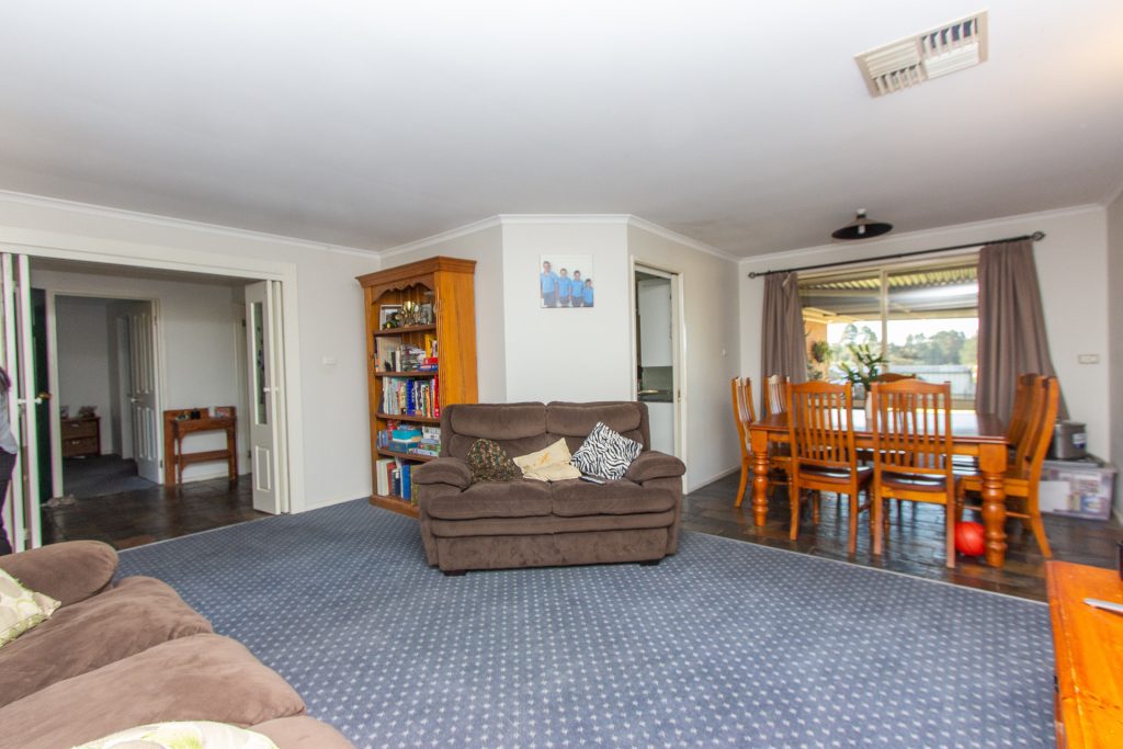 19 Kiesling Drive, Narrandera NSW 2700 - photo 4