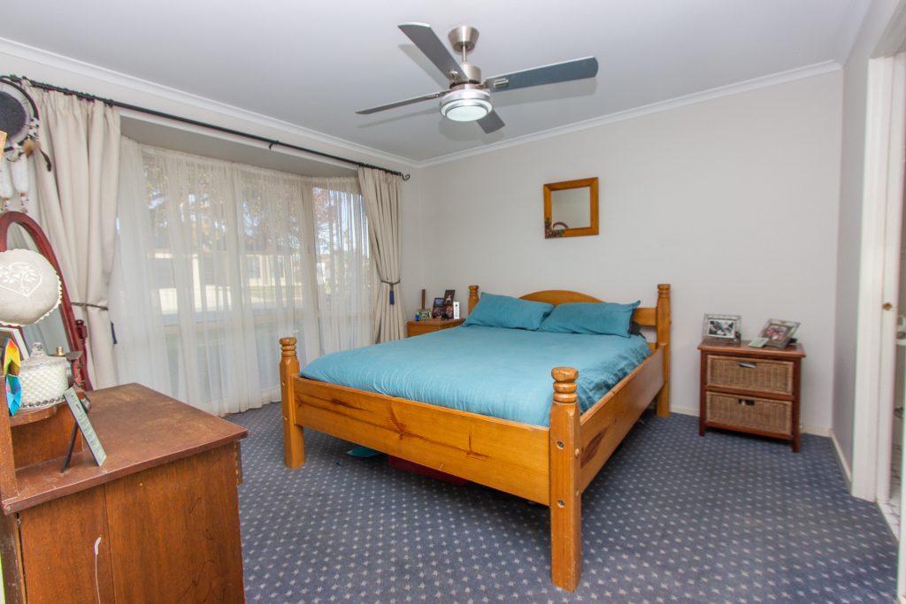 19 Kiesling Drive, Narrandera NSW 2700 - photo 7