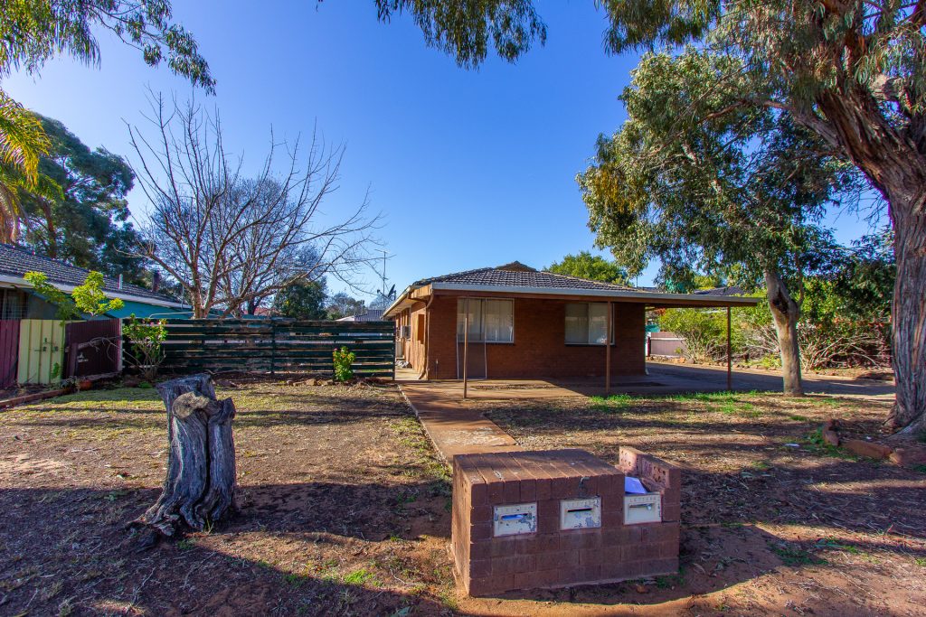 5 Helenor Crescent, Narrandera NSW 2700 - McGrath Riverina