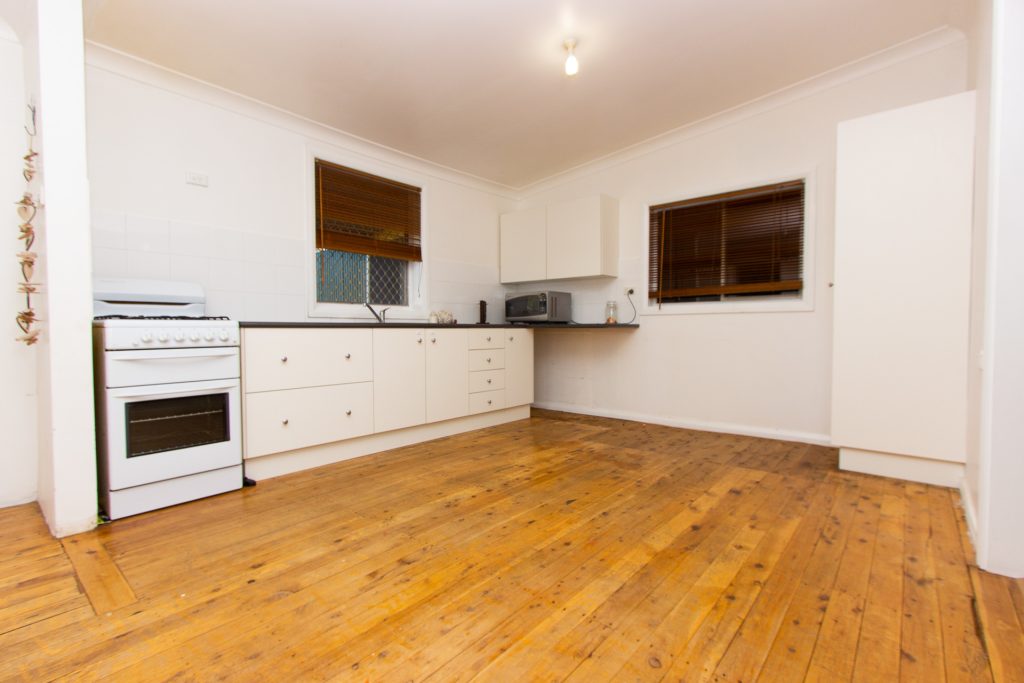 16 Audley Street, Narrandera NSW 2700 - photo 2