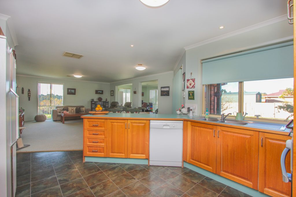 15 Kiesling Drive, Narrandera NSW 2700 - photo 2