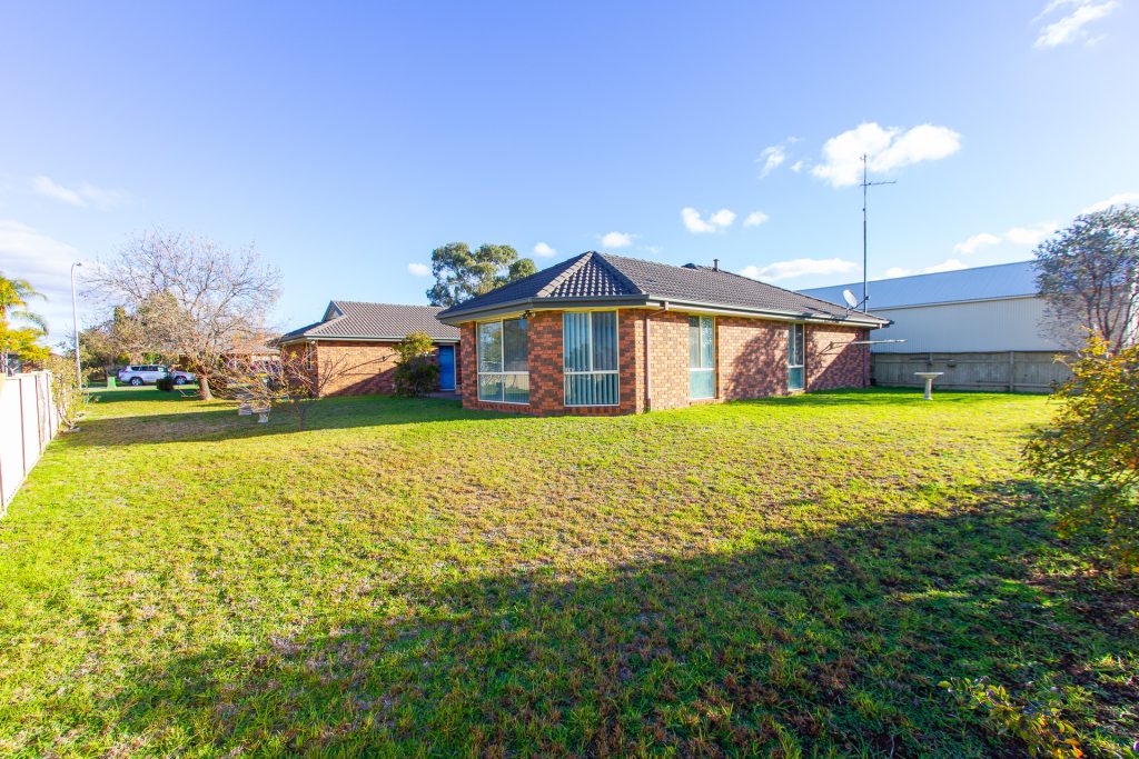 15 Kiesling Drive, Narrandera NSW 2700 - photo 17