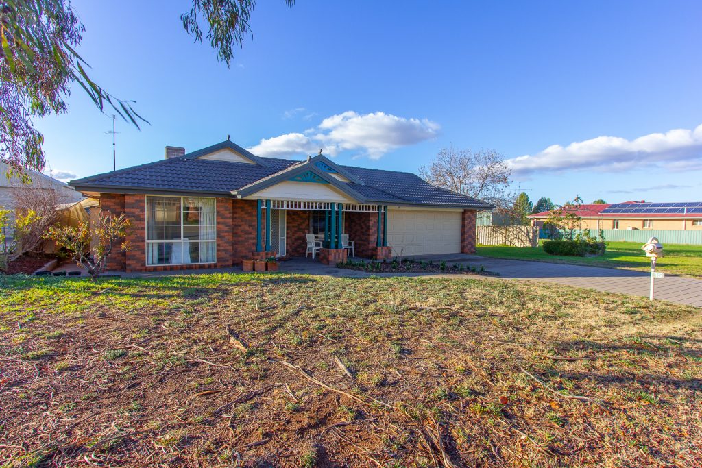 15 Kiesling Drive, Narrandera NSW 2700 - photo 18