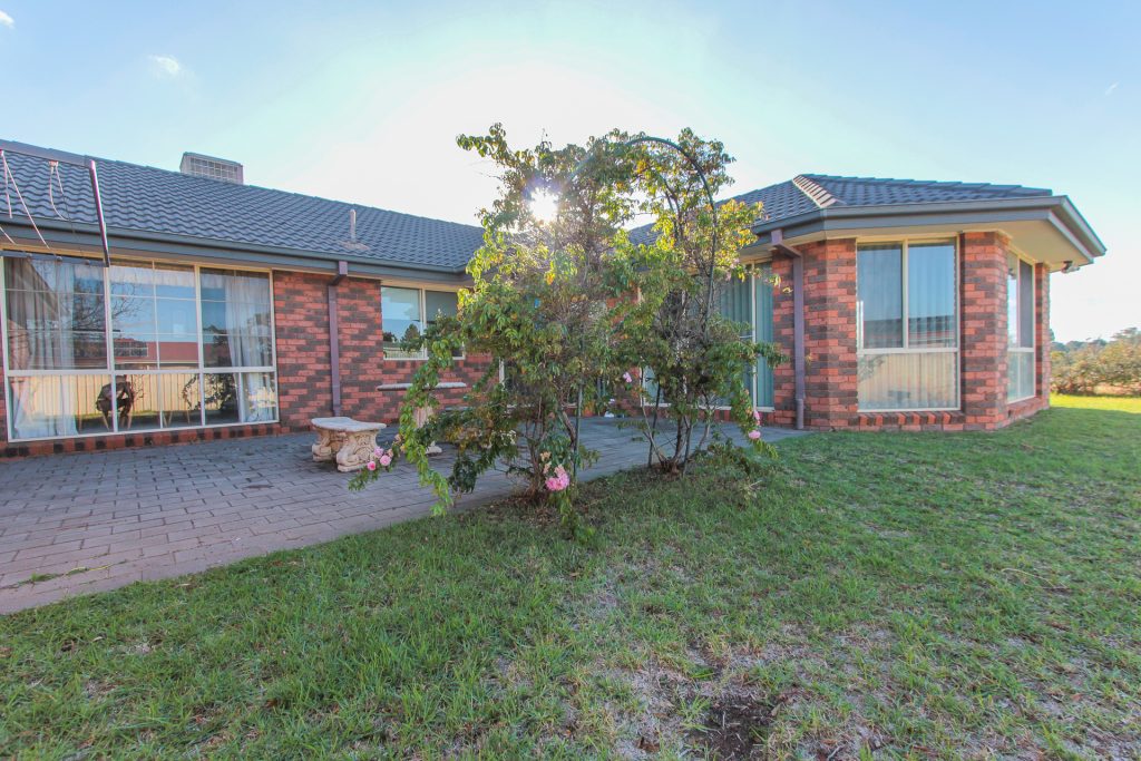 15 Kiesling Drive, Narrandera NSW 2700 - photo 19