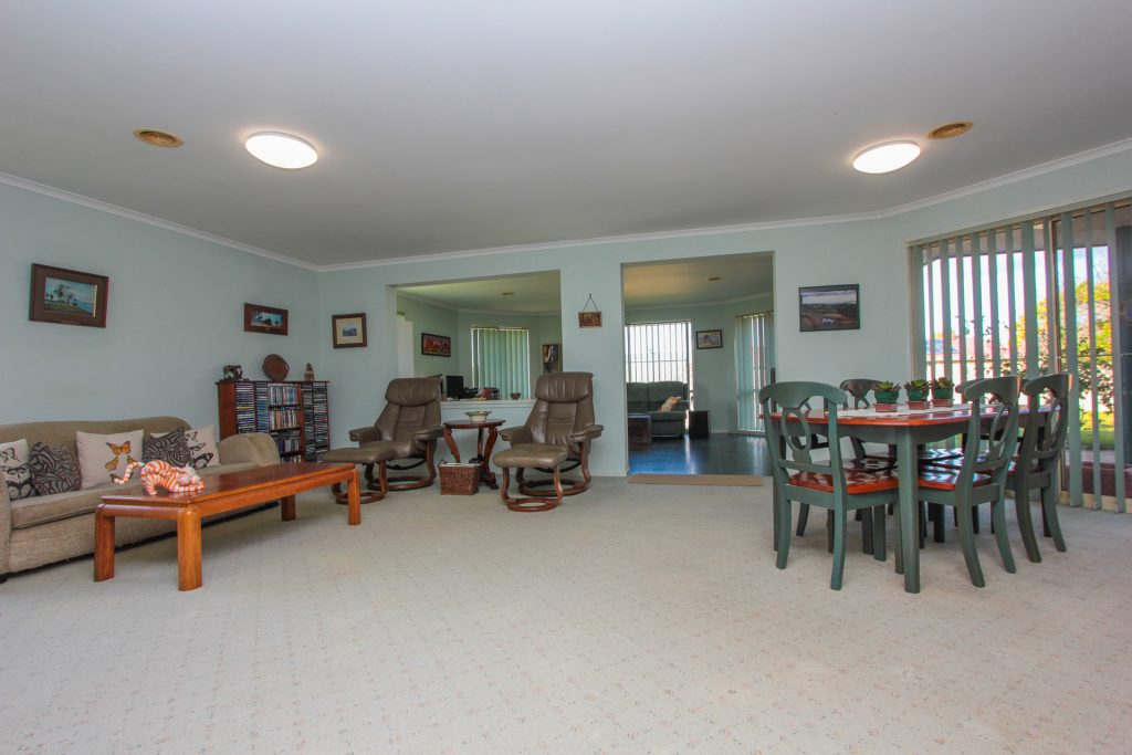 15 Kiesling Drive, Narrandera NSW 2700 - photo 7