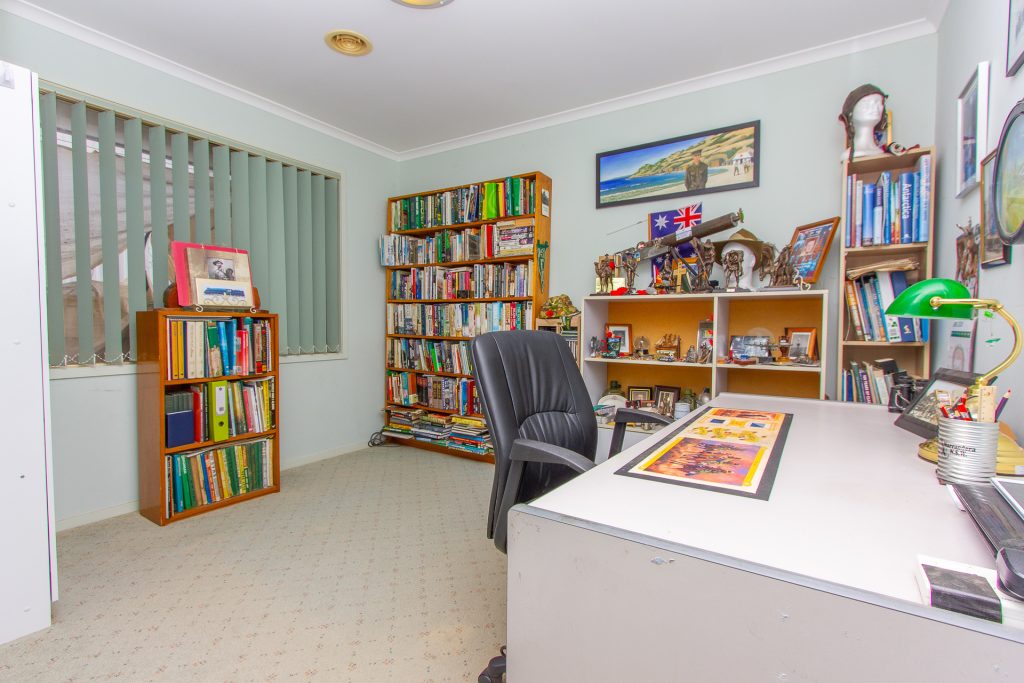 15 Kiesling Drive, Narrandera NSW 2700 - photo 9