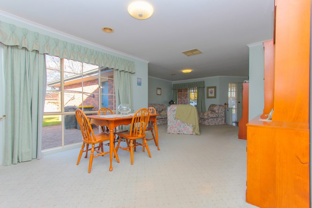 15 Kiesling Drive, Narrandera NSW 2700 - photo 10