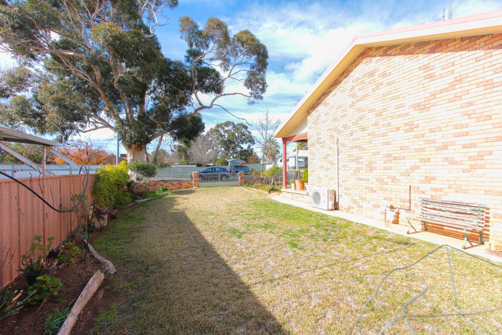 26 Midgeon Street, Narrandera NSW 2700 - photo 16