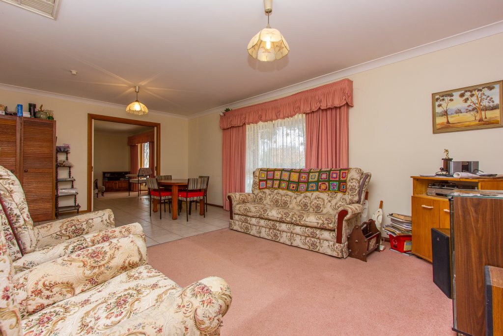 26 Midgeon Street, Narrandera NSW 2700 - photo 3