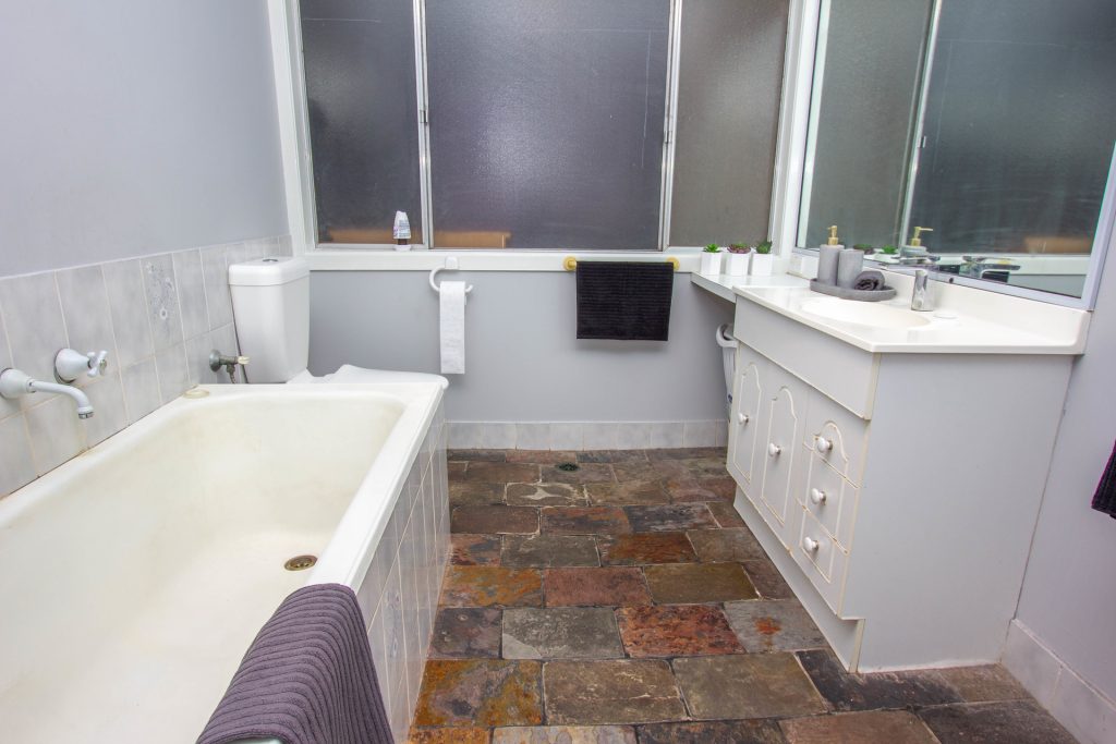 8 Arthur Street, Narrandera NSW 2700 - photo 11