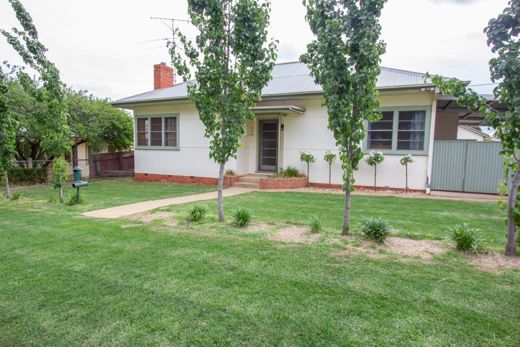 8 Arthur Street, Narrandera NSW 2700 - photo 14