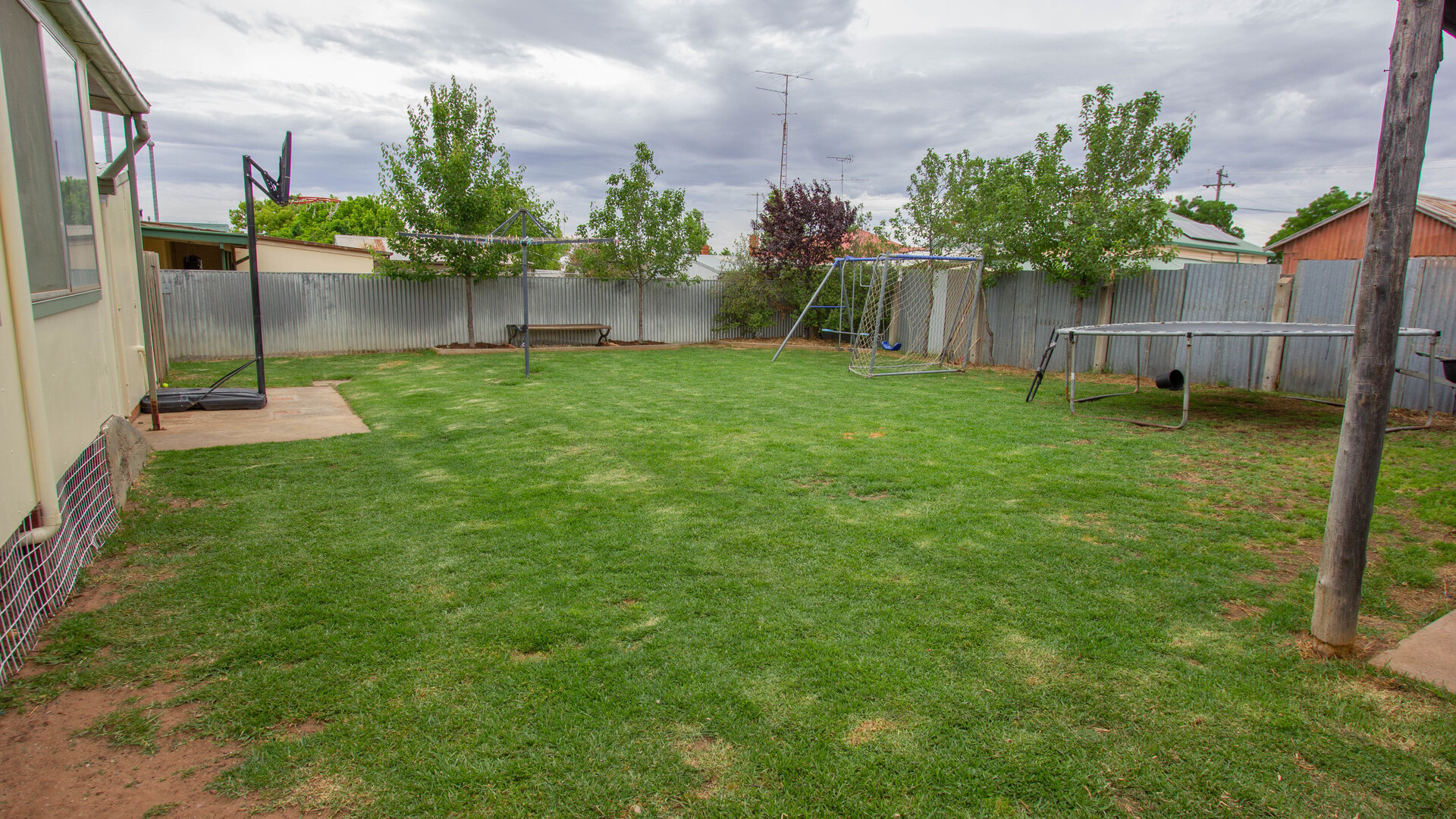 8 Arthur Street, Narrandera NSW 2700 - photo 10