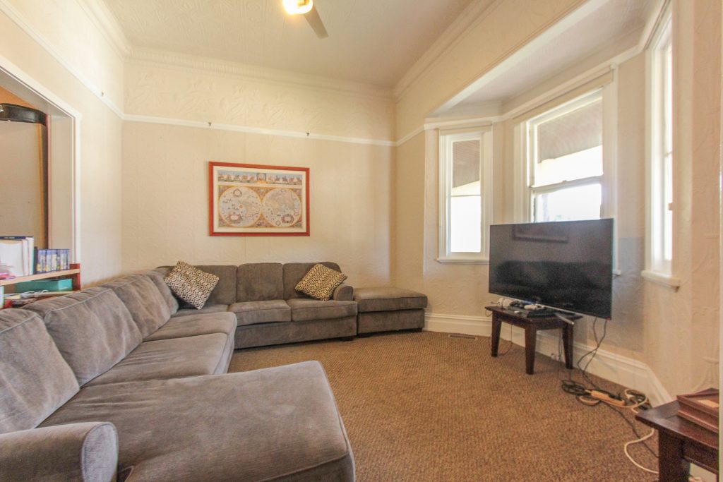 113 Larmer Street, Narrandera NSW 2700 - photo 3