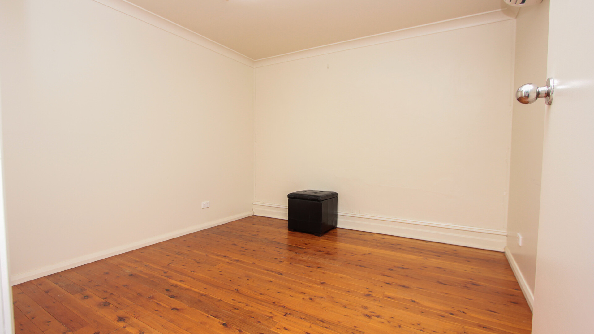 131 Green Street, Lockhart NSW 2656 - photo 4