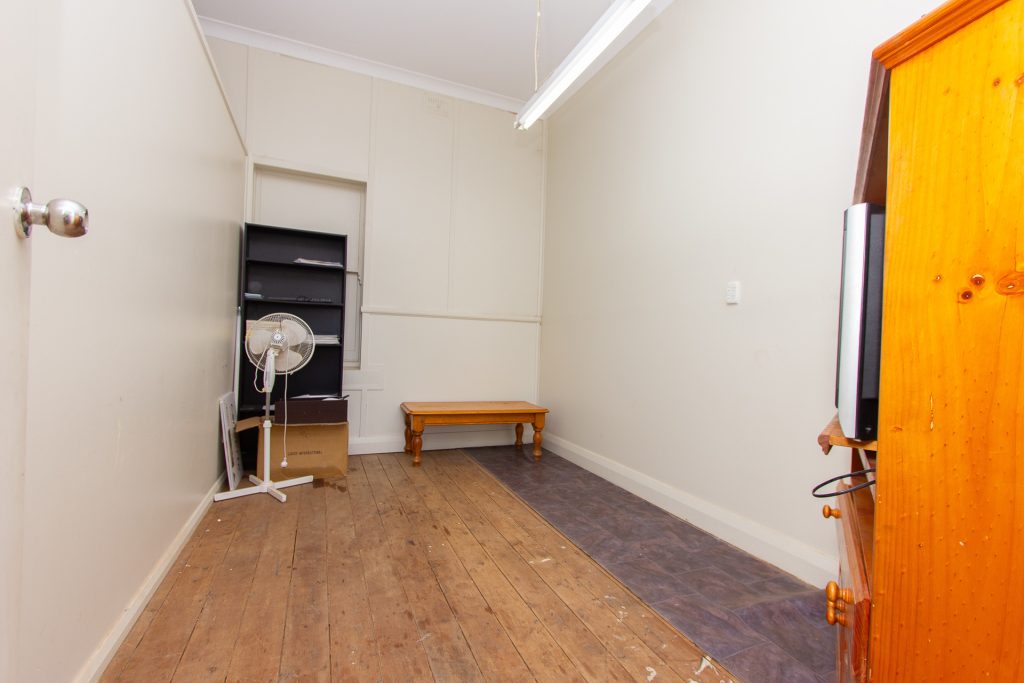 131 Green Street, Lockhart NSW 2656 - photo 5