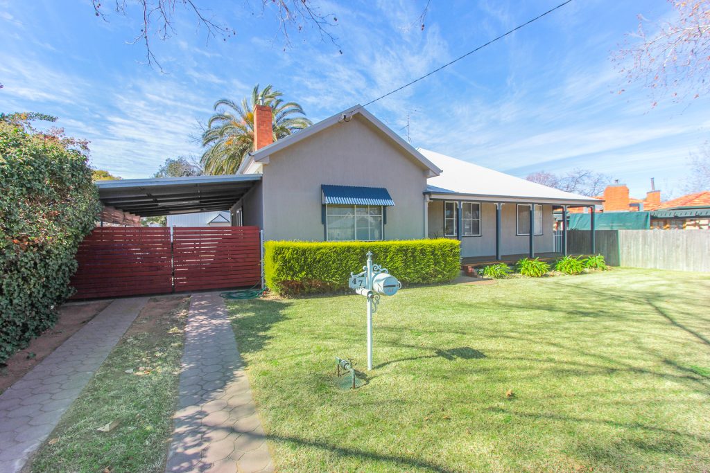 47 William Street, Narrandera NSW 2700 - photo 2