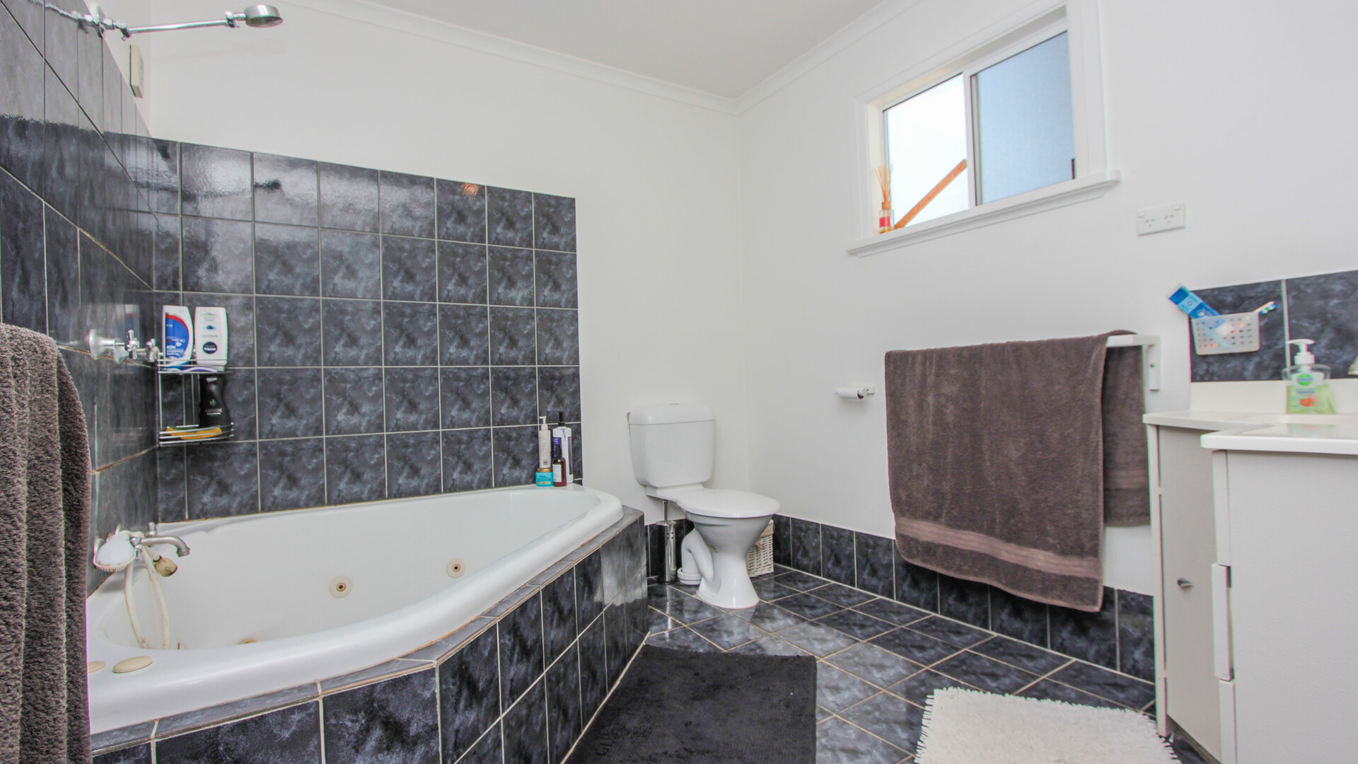 47 William Street, Narrandera NSW 2700 - photo 11