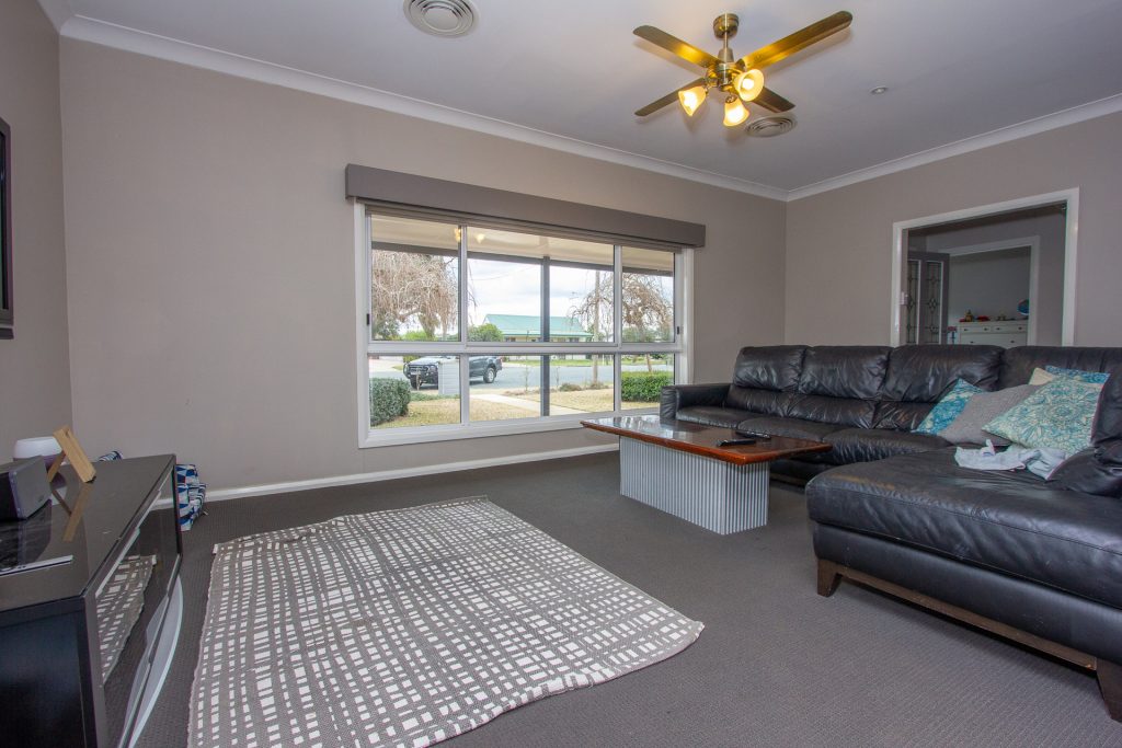 28 Hebden Street, Lockhart NSW 2656 - photo 2