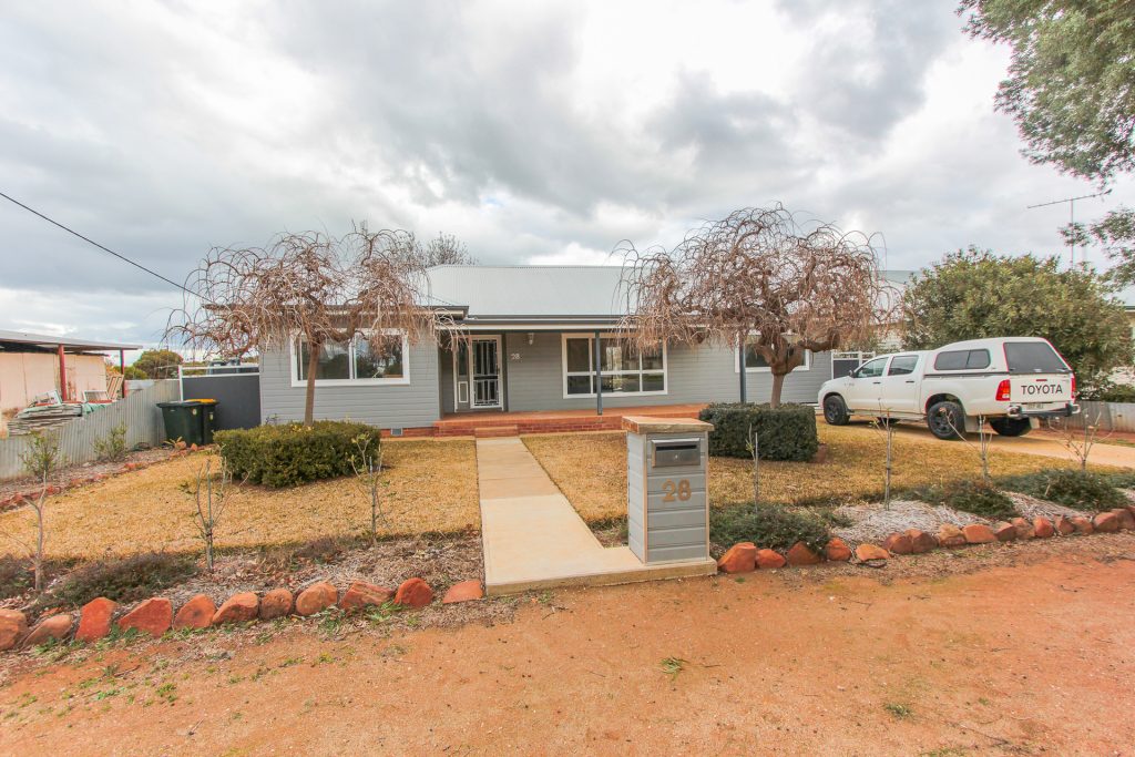 28 Hebden Street, Lockhart NSW 2656 - McGrath Riverina