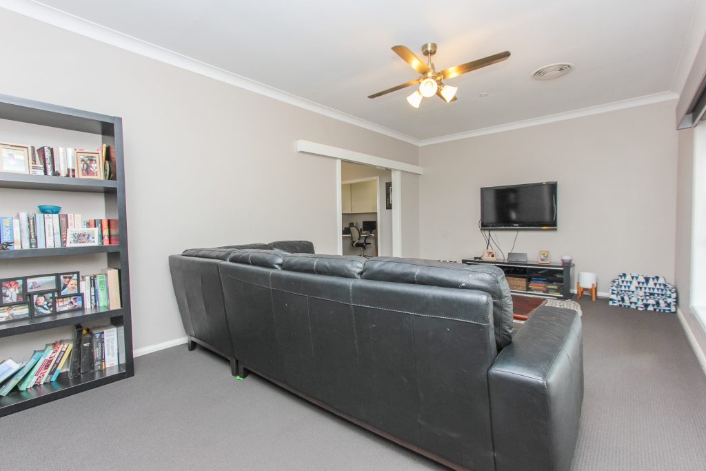 28 Hebden Street, Lockhart NSW 2656 - photo 3