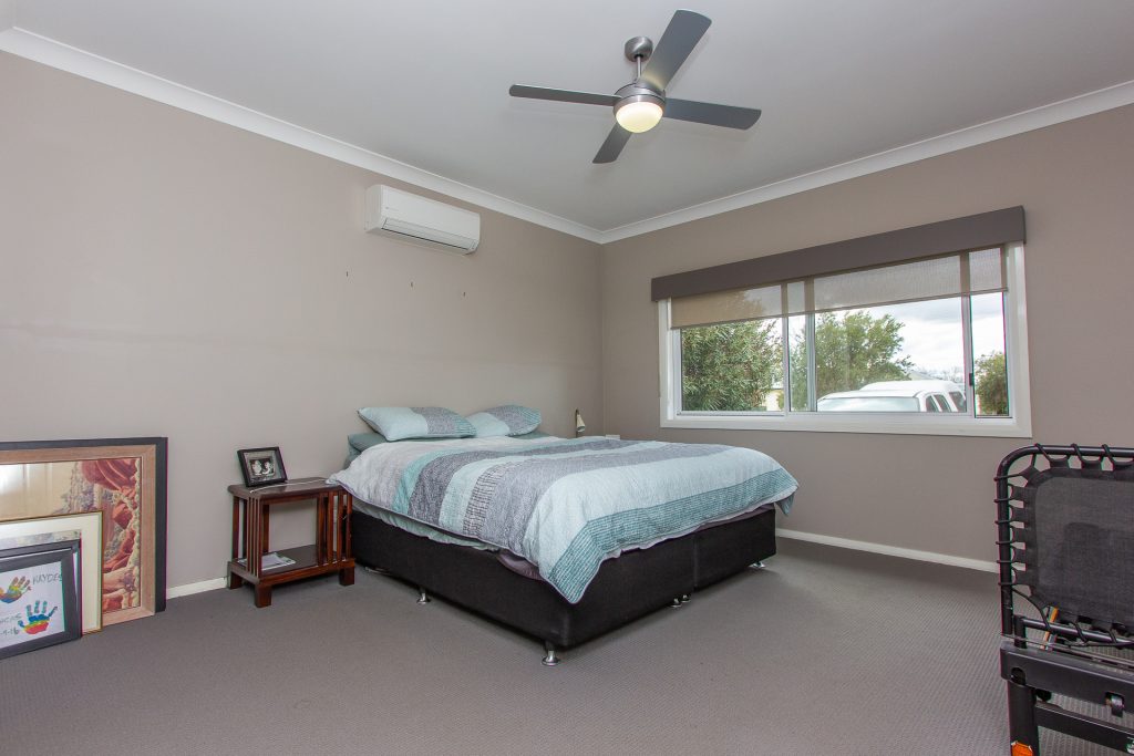 28 Hebden Street, Lockhart NSW 2656 - photo 6