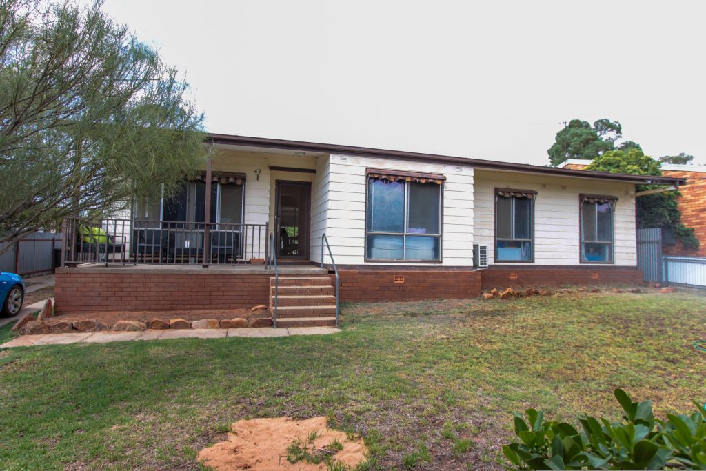 62 Boundary Road, Narrandera NSW 2700 - photo 17