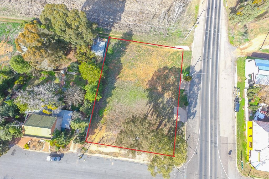 130-132 Larmer Street Street, Narrandera NSW 2700 - photo 2