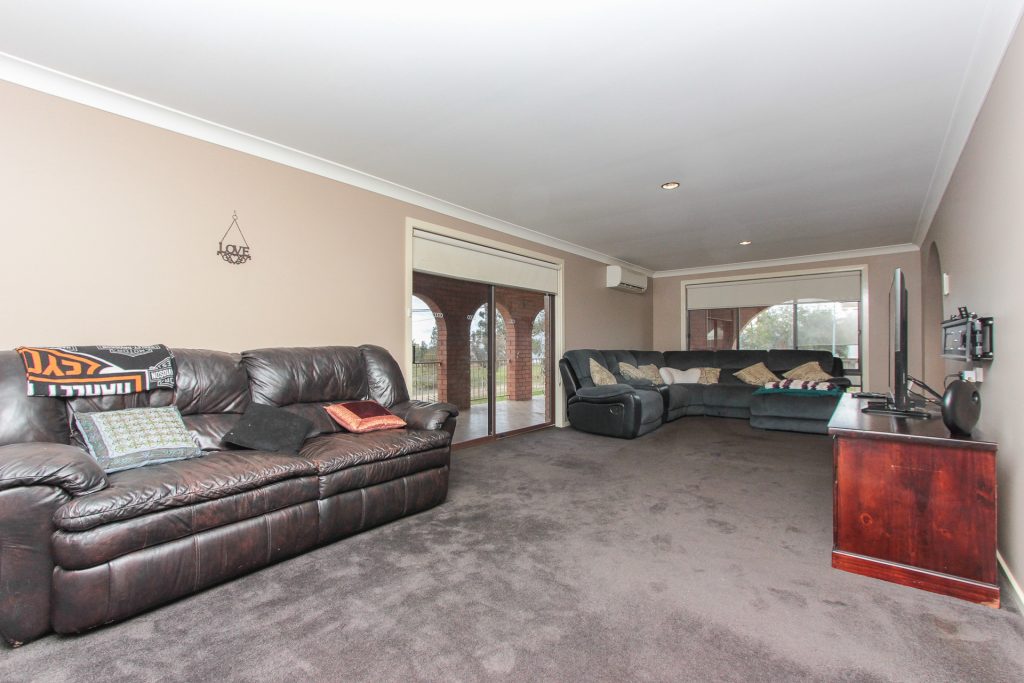 1 Japonica Place, Narrandera NSW 2700 - photo 4