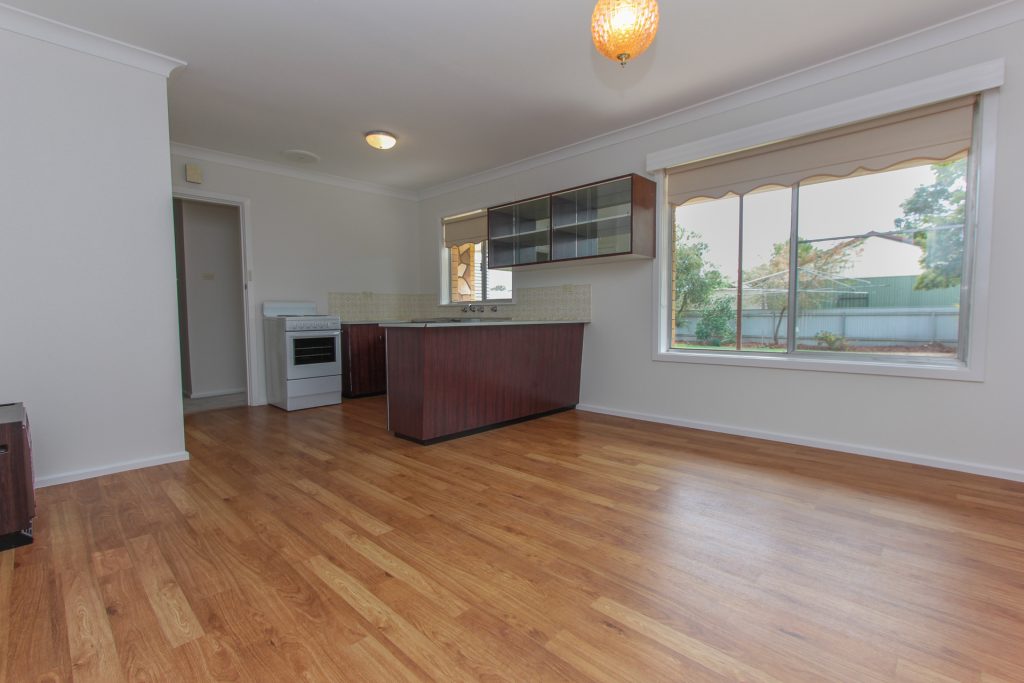 3 Victoria Avenue, Narrandera NSW 2700 - photo 5
