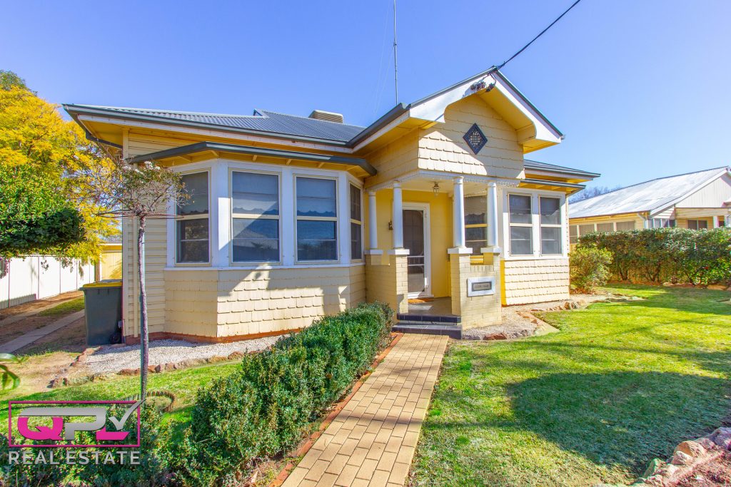 12 William Street, Narrandera NSW 2700 - photo 2