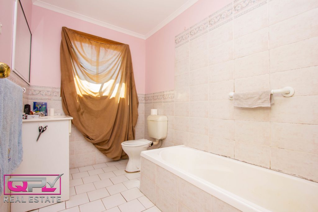 15 Ashton Street, Narrandera NSW 2700 - photo 6