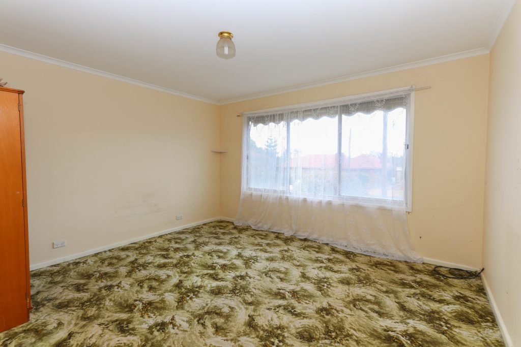 73 Holbrook Street, Temora NSW 2666 - photo 2