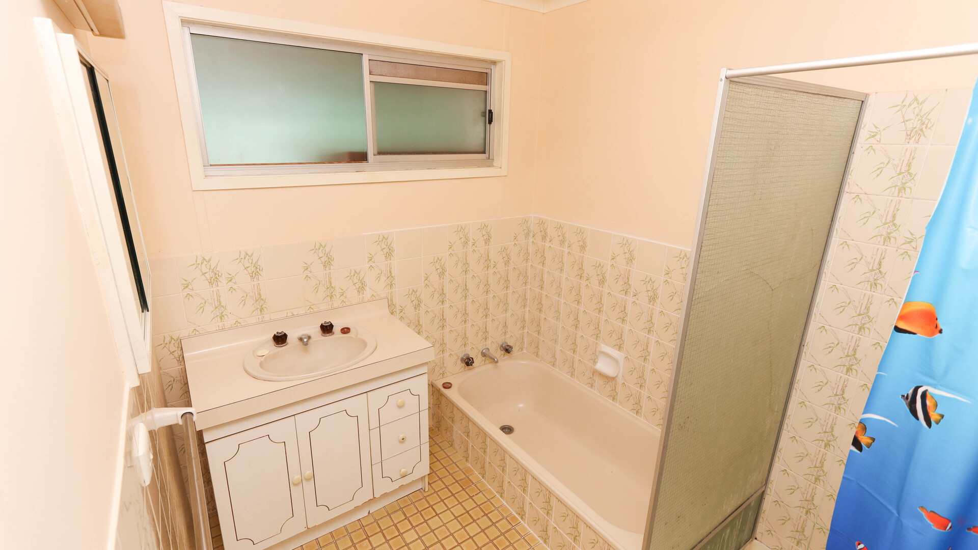 73 Holbrook Street, Temora NSW 2666 - photo 5