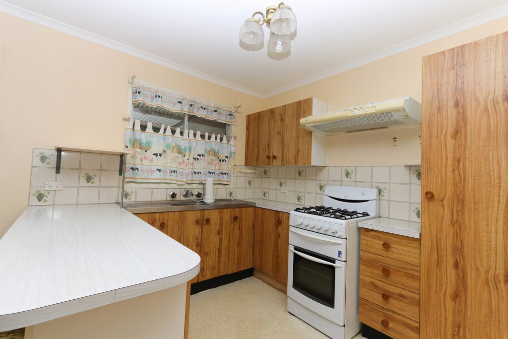 73 Holbrook Street, Temora NSW 2666 - photo 7