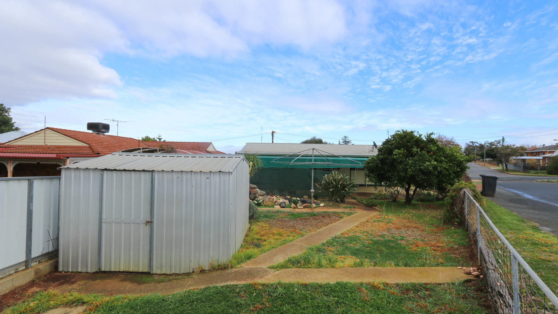 73 Holbrook Street, Temora NSW 2666 - photo 8