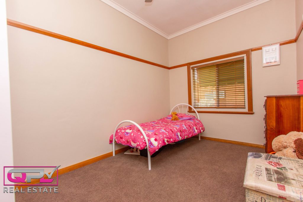 148 Larmer Street, Narrandera NSW 2700 - photo 7