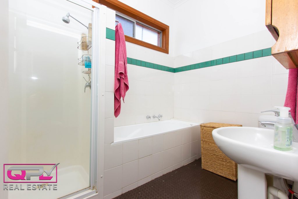 148 Larmer Street, Narrandera NSW 2700 - photo 8