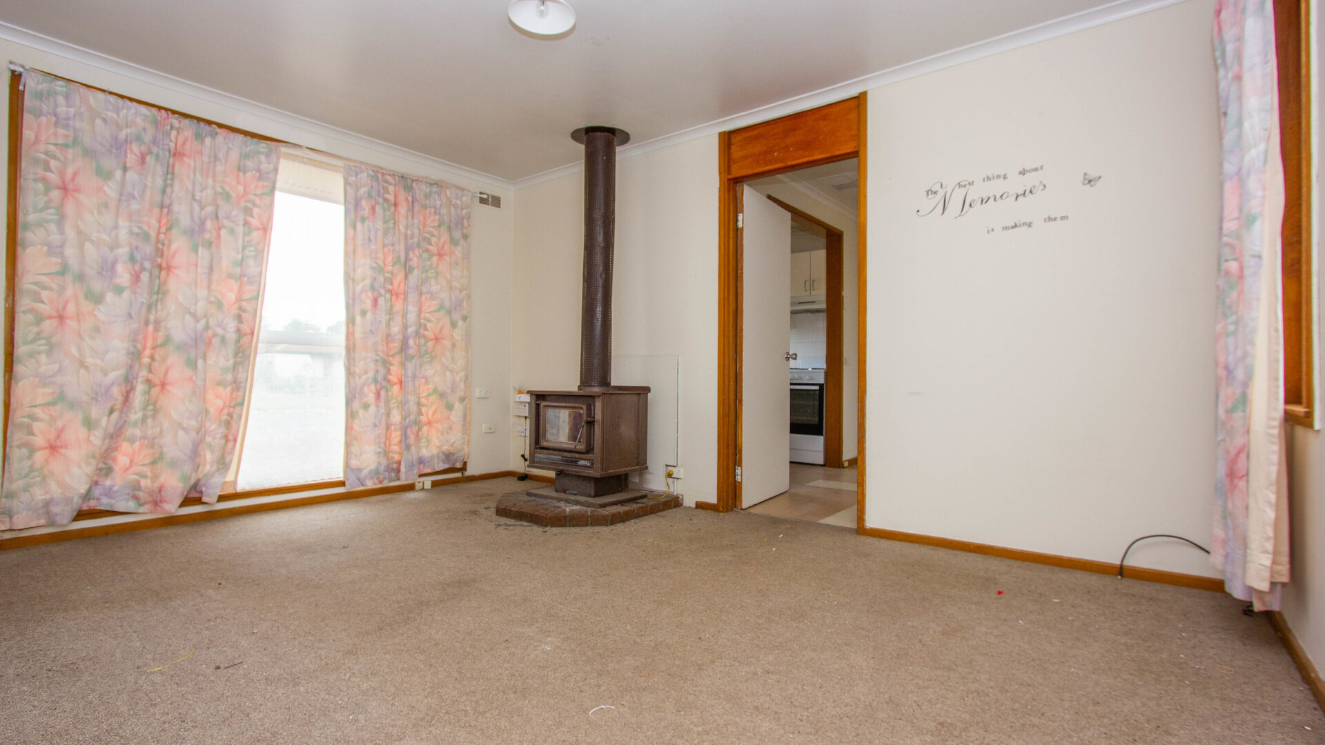 1 Ladyloch Crescent, Narrandera NSW 2700 - photo 4