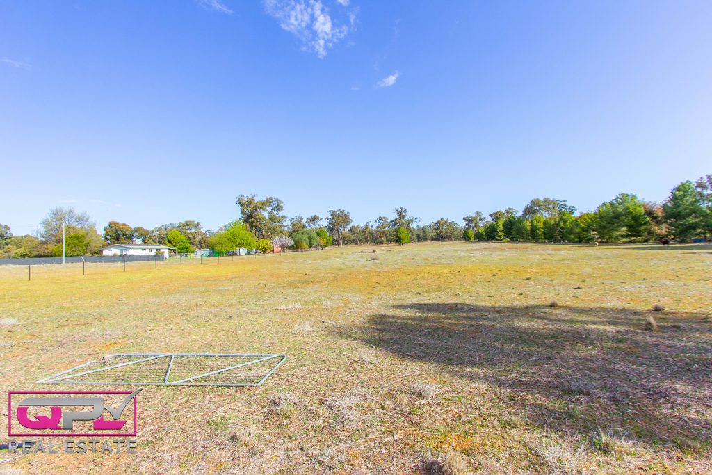1 Pine Hill Road, Narrandera NSW 2700 - photo 4