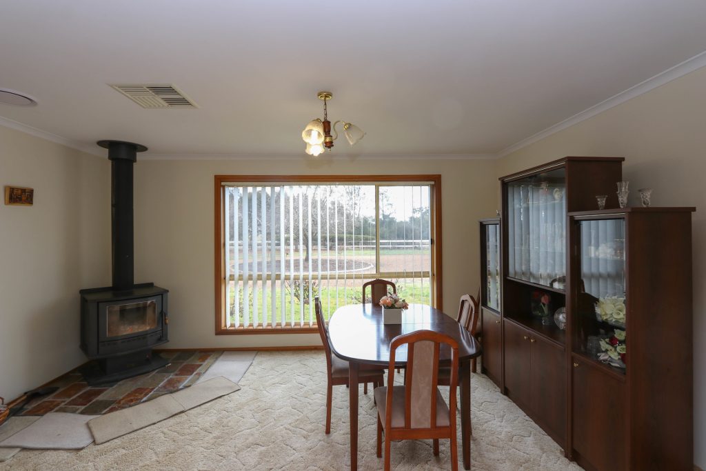 7589 Burley Griffin Way, Temora NSW 2666 - photo 3