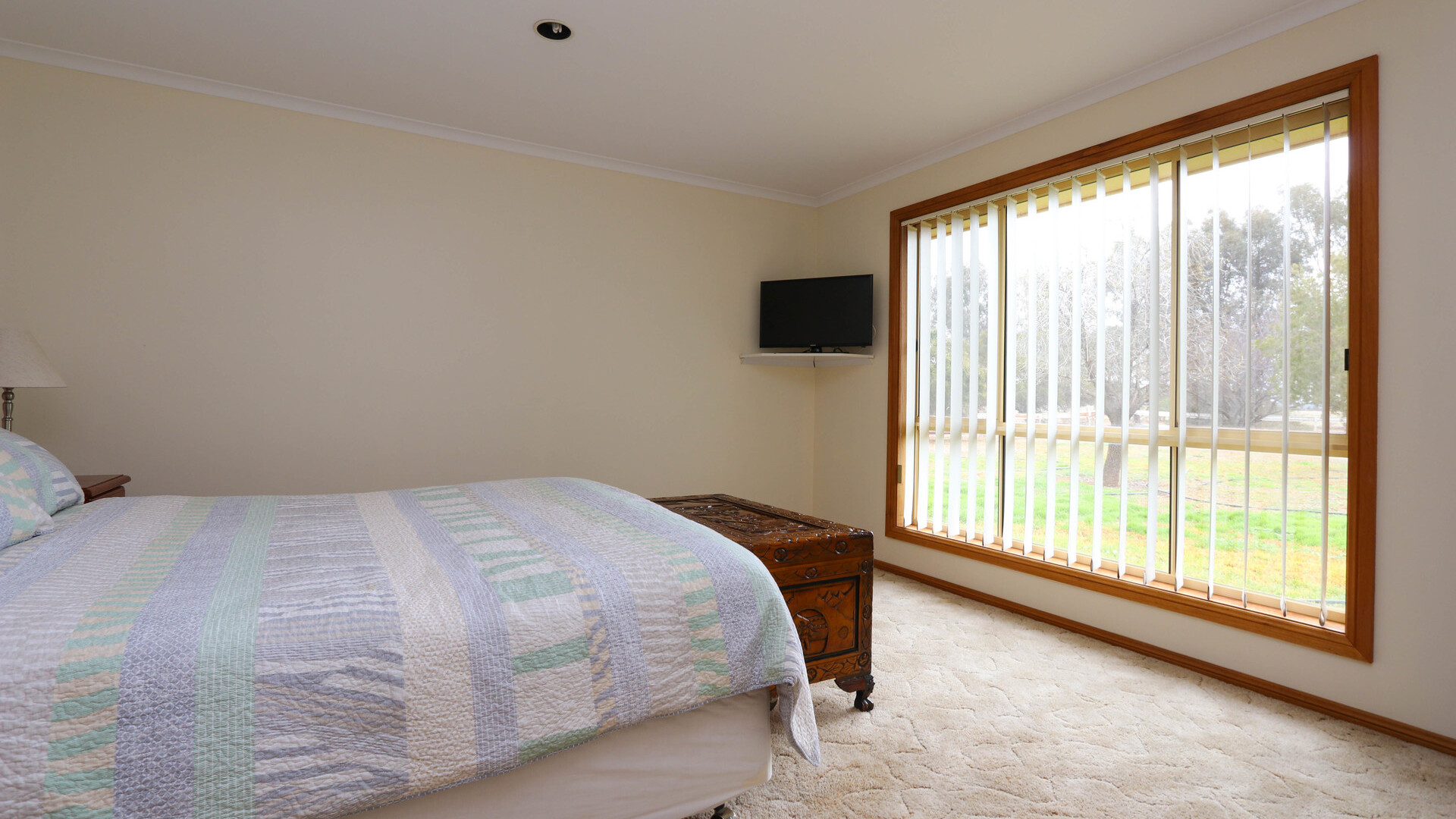 7589 Burley Griffin Way, Temora NSW 2666 - photo 6