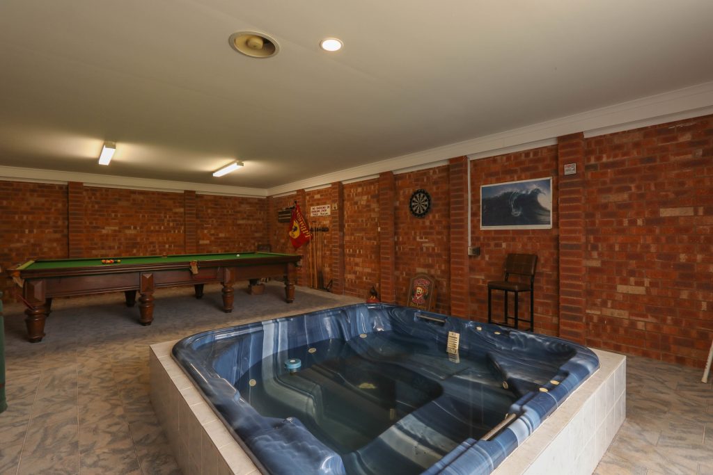 7589 Burley Griffin Way, Temora NSW 2666 - photo 9