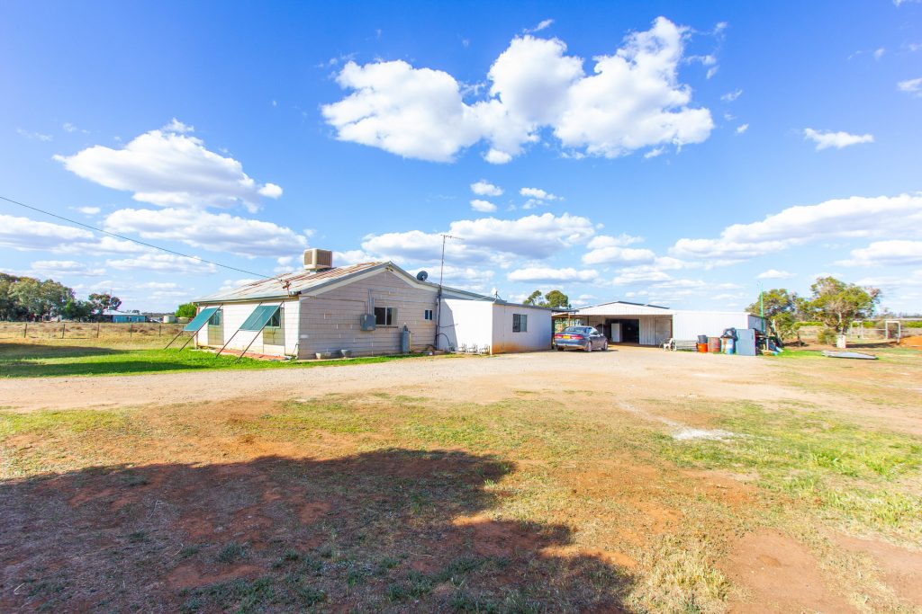 193 Canal Road, Leeton NSW 2705 - photo 2