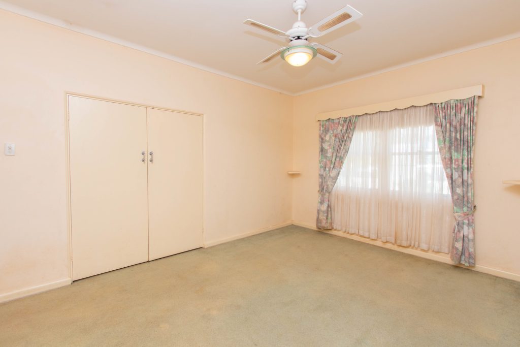 86 Bridges Street, Temora NSW 2666 - photo 4