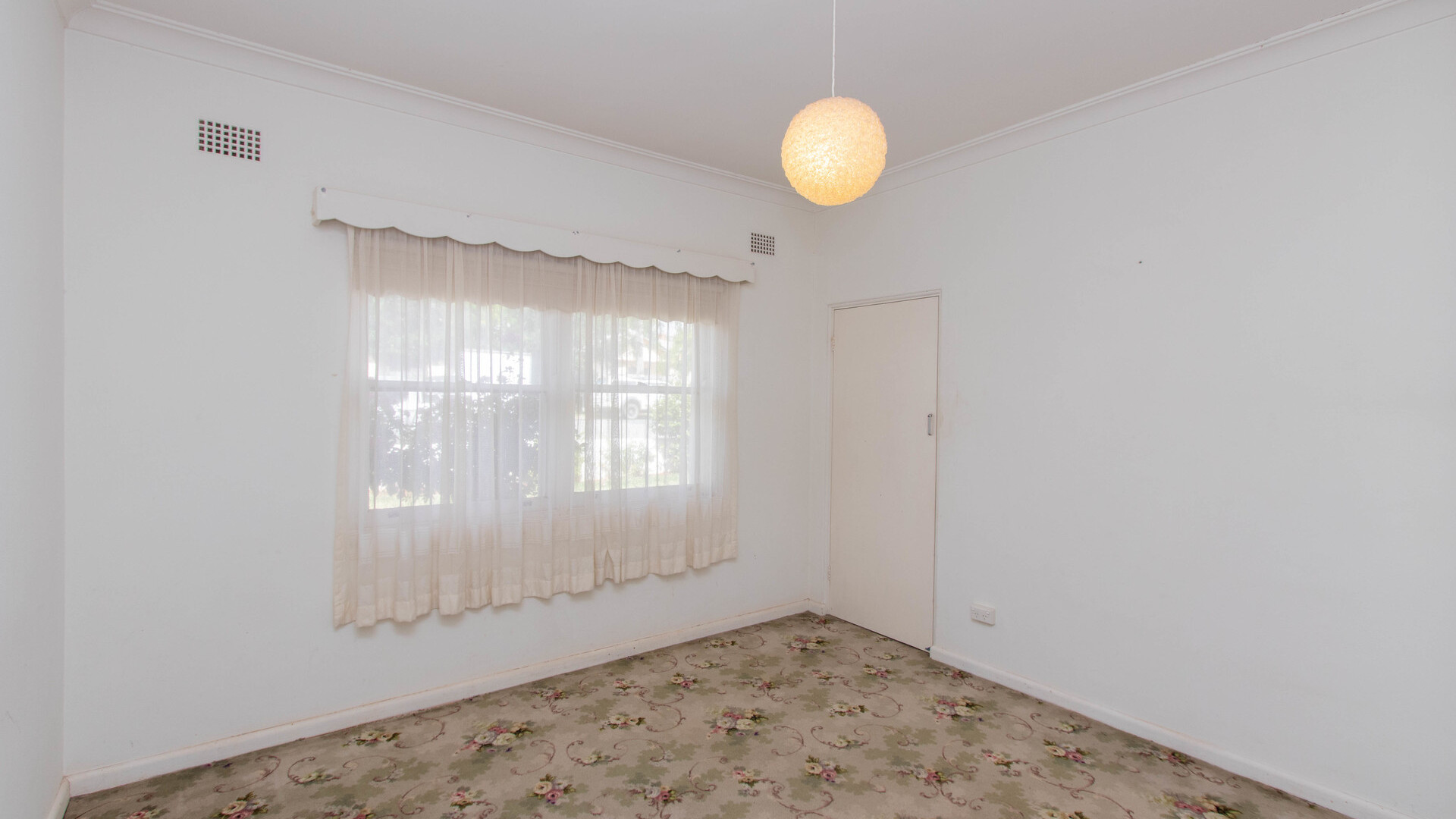 86 Bridges Street, Temora NSW 2666 - photo 5