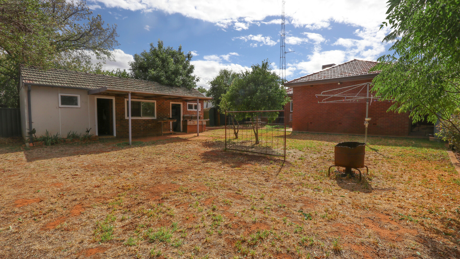 86 Bridges Street, Temora NSW 2666 - photo 10