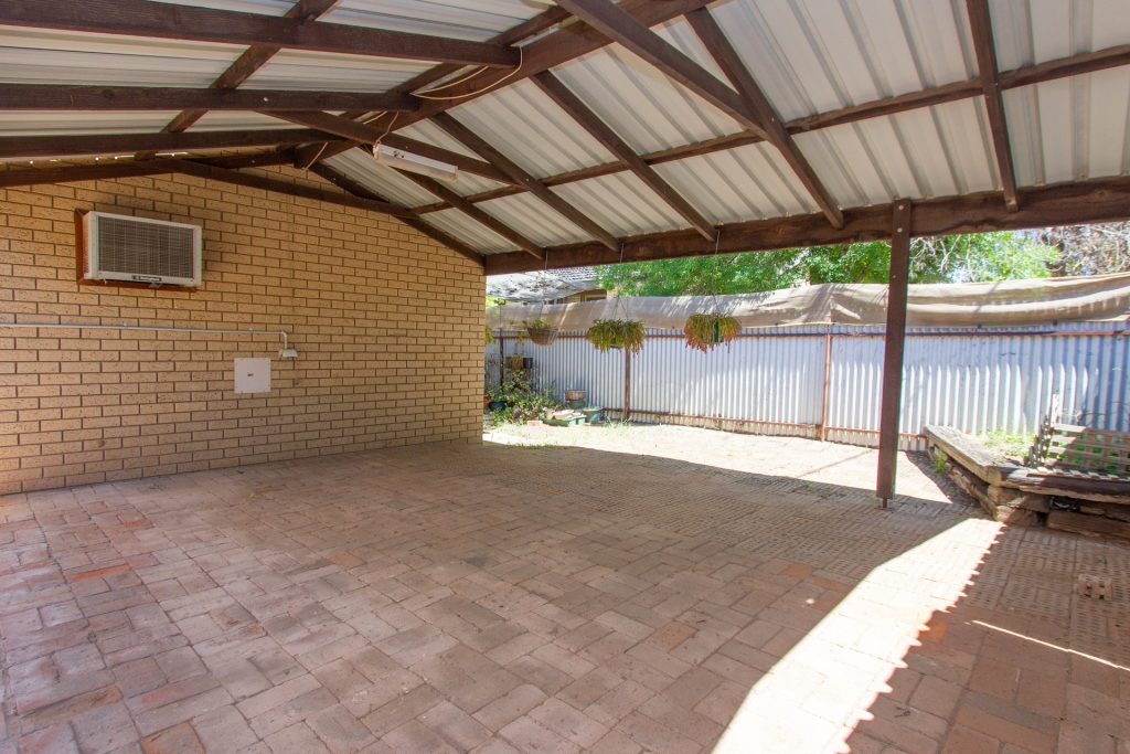 22 Dundas Street, Narrandera NSW 2700 - photo 11