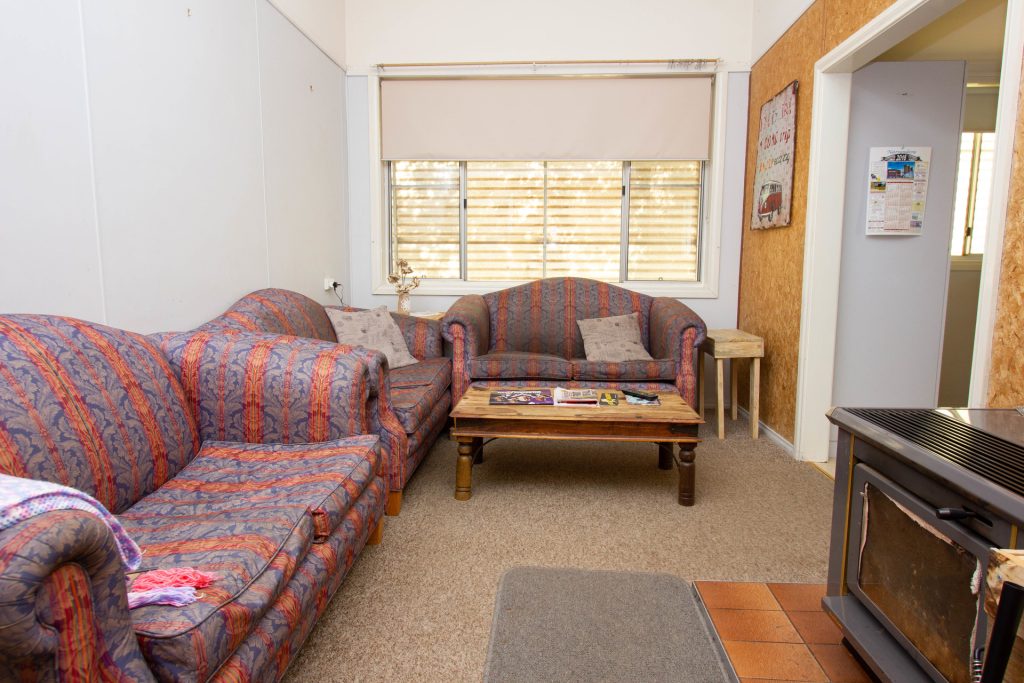 17 Elwin Street, Narrandera NSW 2700 - photo 3